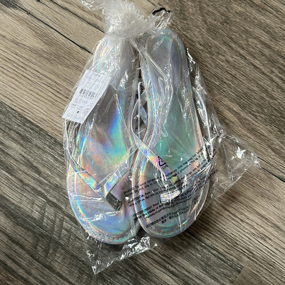 J Crew crew cuts NWT easy summer Holographic Flip Flops silver big kids size 5 - Picture 2 of 9